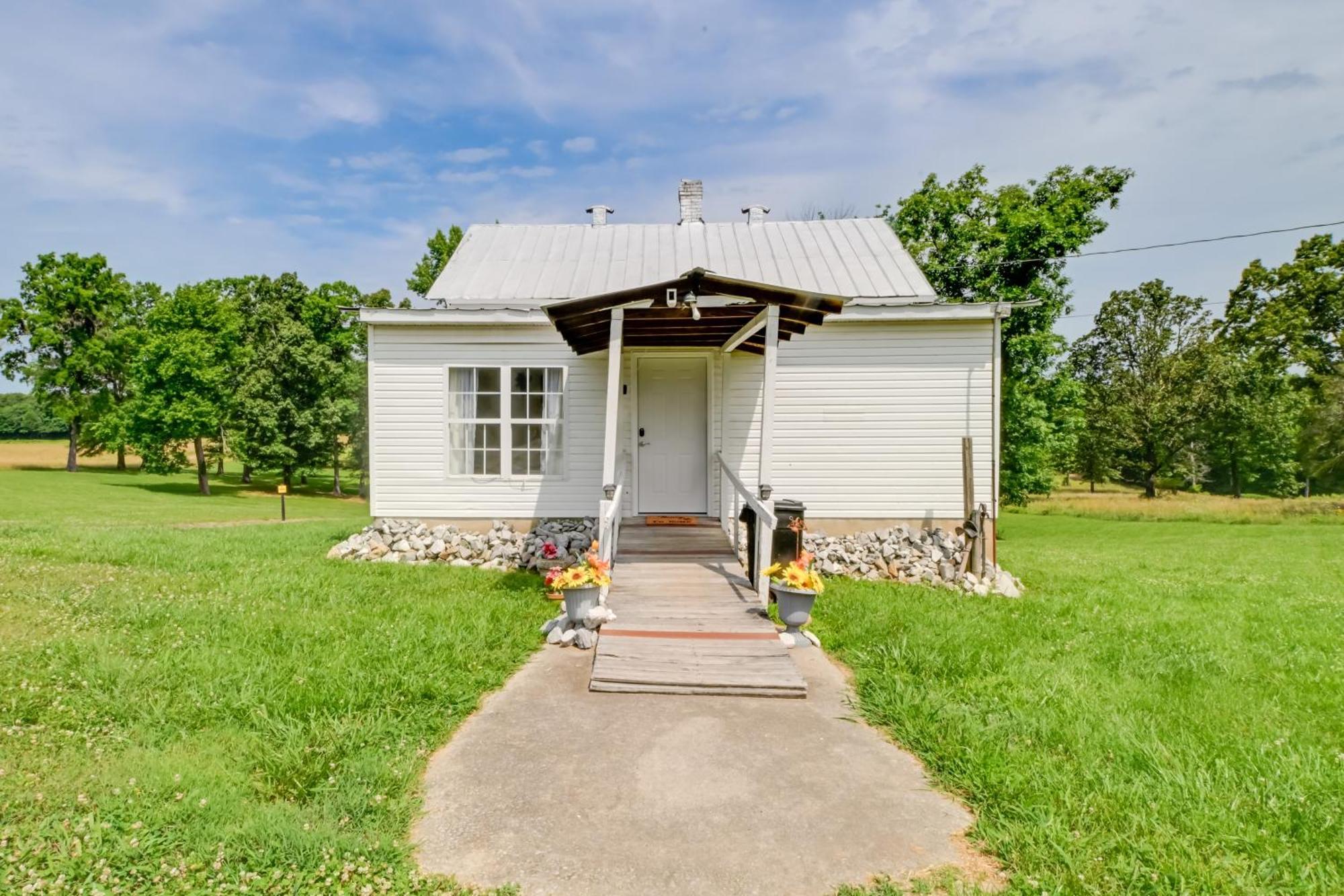 Serene Mcewen Cottage About 2 Mi To Golf Course! ภายนอก รูปภาพ
